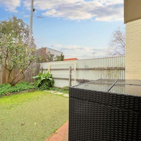 Villa Chic Getaway At Fitzroy North Melbourne City Exterior foto